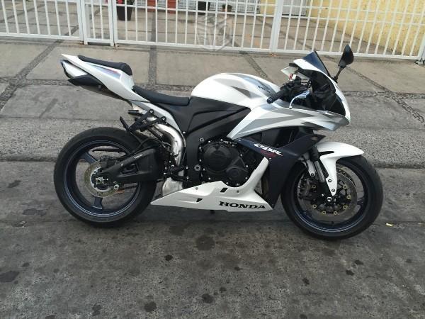 Impecable Honda CBR 600RR -07