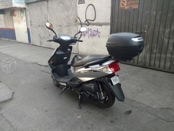 Yamaha motoneta cignus z 125 cc plata,2,000 kms -12