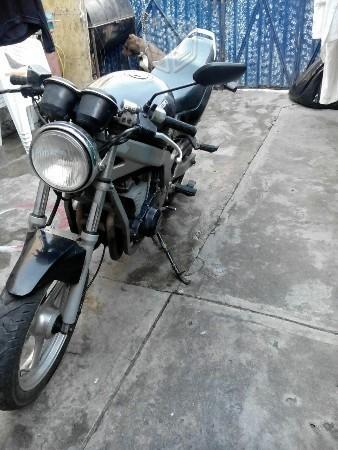 Bonita moto suzuki gs 500 -89