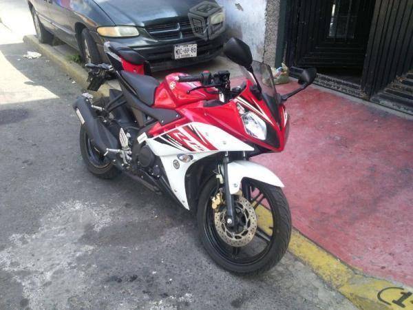 Motocicleta r15 -15