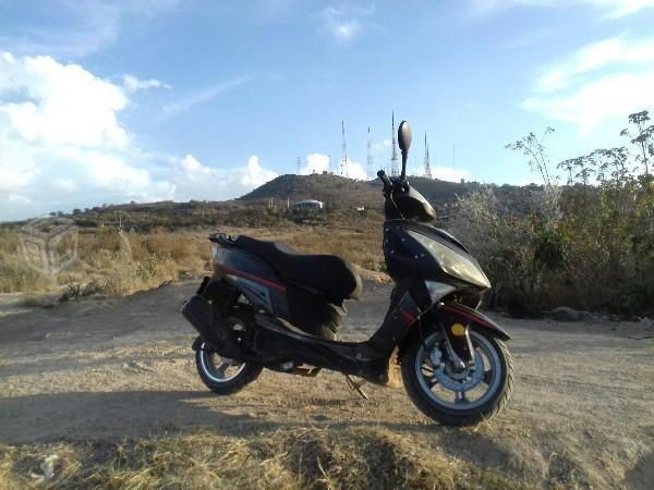 Vendo moto italika gs150 -12