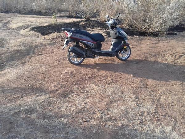 Vendo moto italika gs150 -12