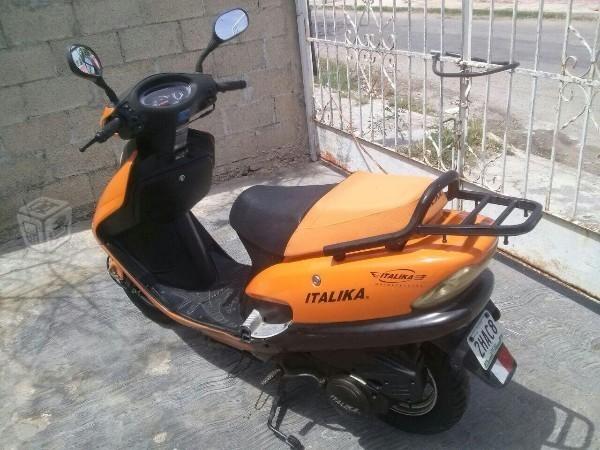 Motocicleta italika -11