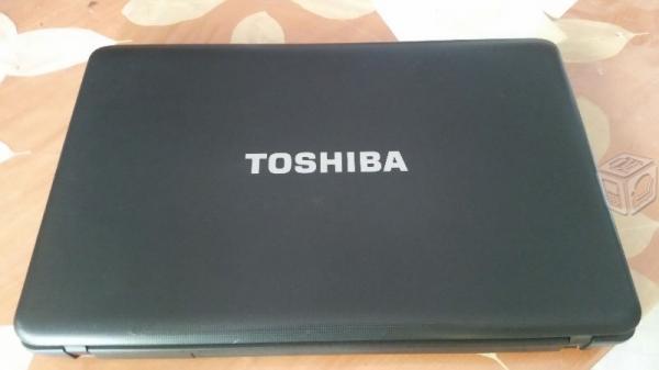 HERMOSA LAPTOP SEMINUEVA TOSHIBA SATÉLLITE