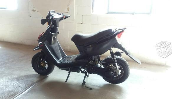 ITalika WS 175cc negra -14