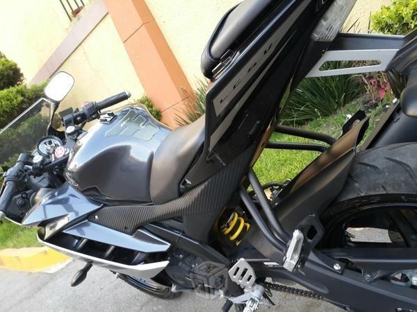 Yamaha R15 -10