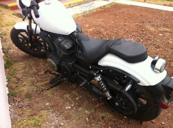 Increible yamaha bolt -14