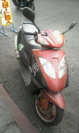 Moto super barata janando al 100 -06