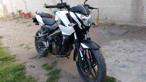 Pulsar 200ns blanca -14