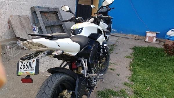 Pulsar 200ns blanca -14