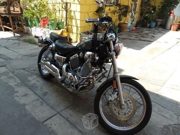Motocicleta Yamaha 535 -95
