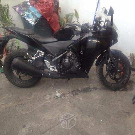 Cbr 250r negra -15