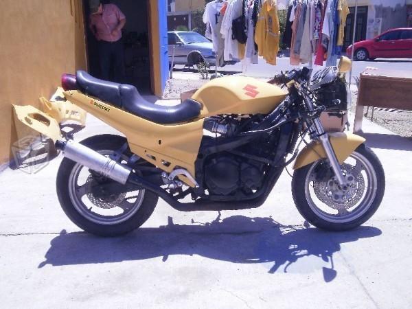 Motocicleta suzuki -91