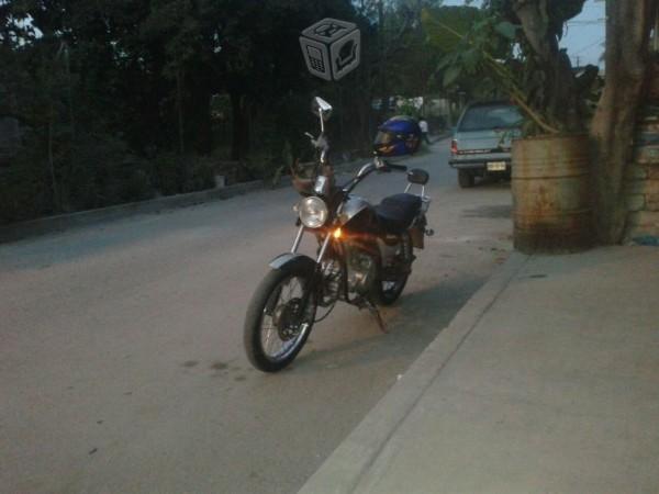 moto ft 150 le sirve todo , mecanicamente esta bie -10