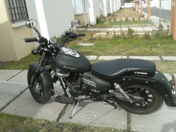 Motocicleta Chopper Keeway 200 cc seminueva -15