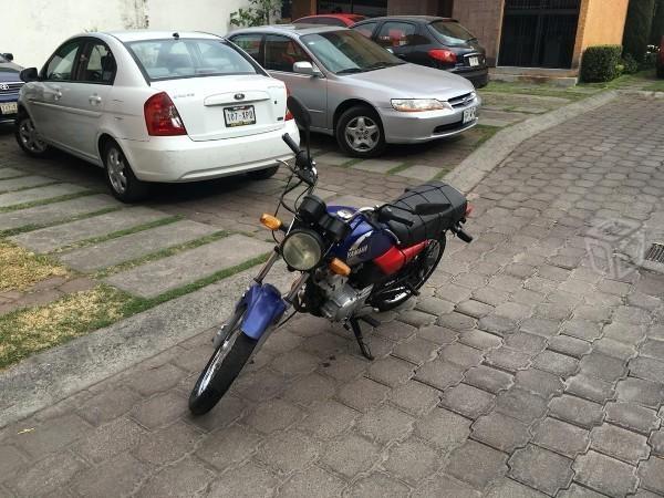 Moto Yamaha YB125 -08