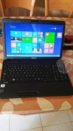 HERMOSA LAPTOP SEMINUEVA TOSHIBA SATÉLLITE !!!