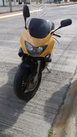 Motocicleta Honda cbr 600 f4 -99