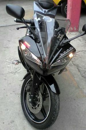 Yamaha R15 como nueva -13