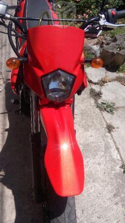 Bonita moto DM -13