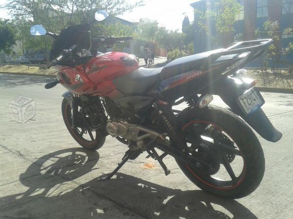 Pulsar 220 cc -12