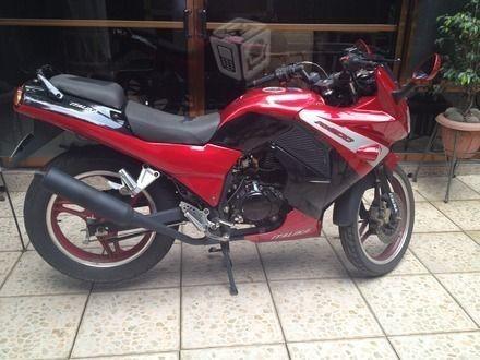 Motocicleta RT200 -12