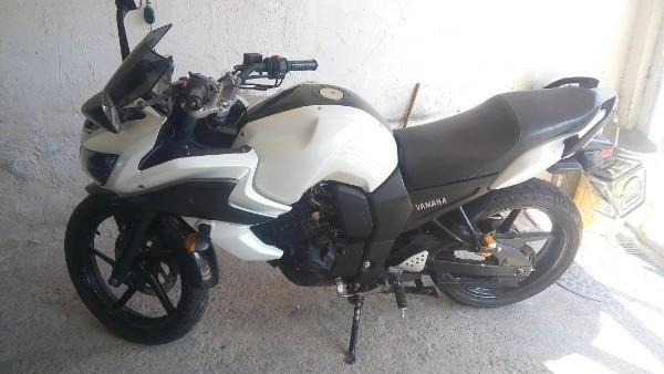 Yamaha Fazer -15