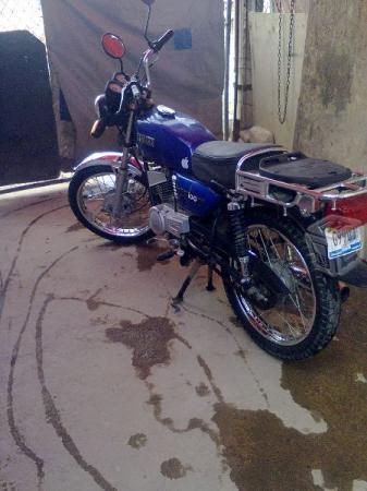 Motocicleta Yamaha -05