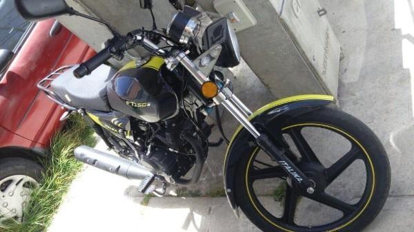 Moto impecable 150S -15