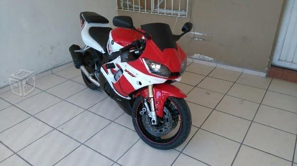 Yamaha R6 -01