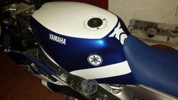 Yamaha 600 pista -90