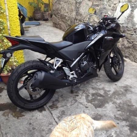 Honda cbr 250r -15