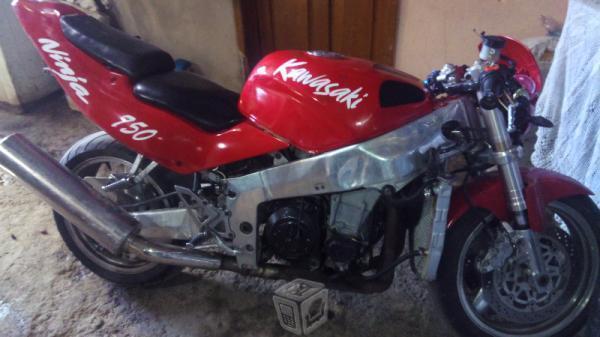 moto de pista kawasaki ninja -92