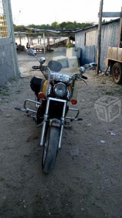 Motocicleta honda magna 750cc -97