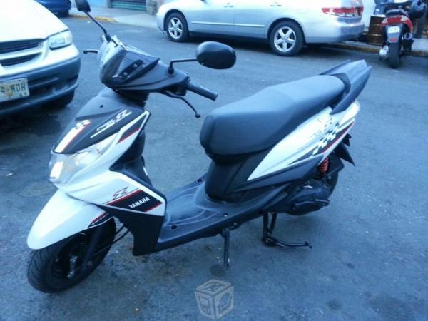 Moto scooter yamaha -15