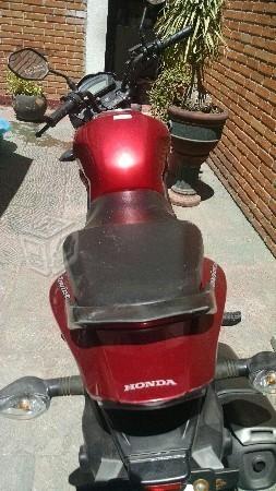 Moto Honda invucta 150 cc -14