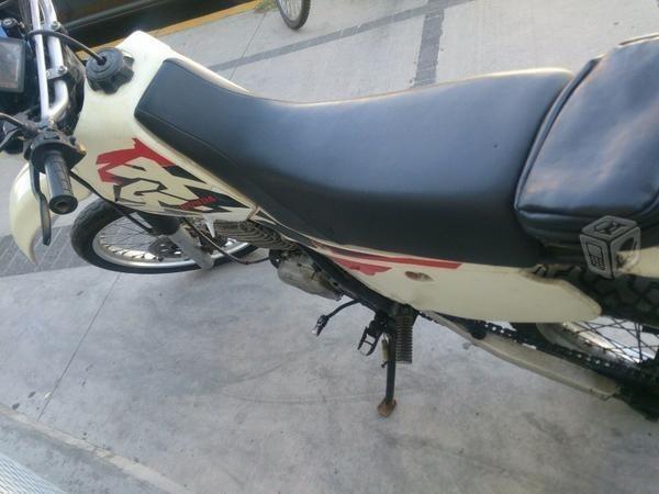 Motocicleta Honda xr600