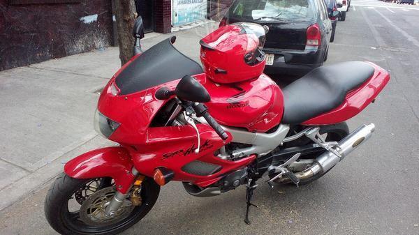 Honda 996cc vtr super hawk