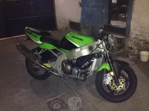 Kawasaki zzxr600 -05