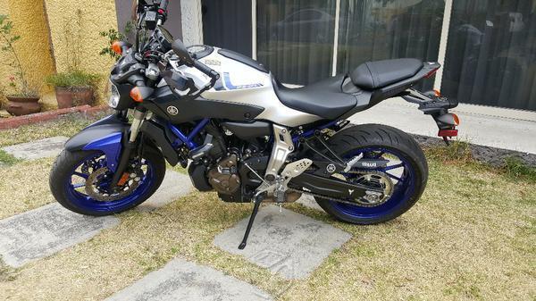 Yamaha FZ07 Excelente -16