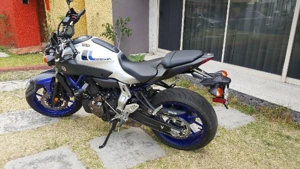 Yamaha FZ07 Excelente -16