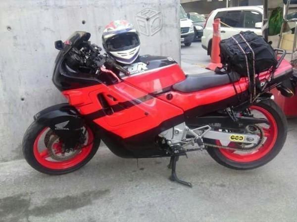 Honda CBR 600f -90