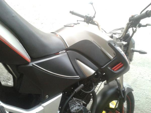Motocicleta Ft 200 -15