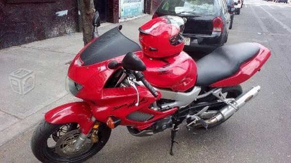 Honda vtr super hawk