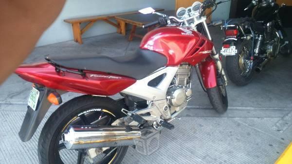 Honda twister 250 c.c -06