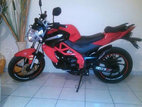 Moto um vento xtreet