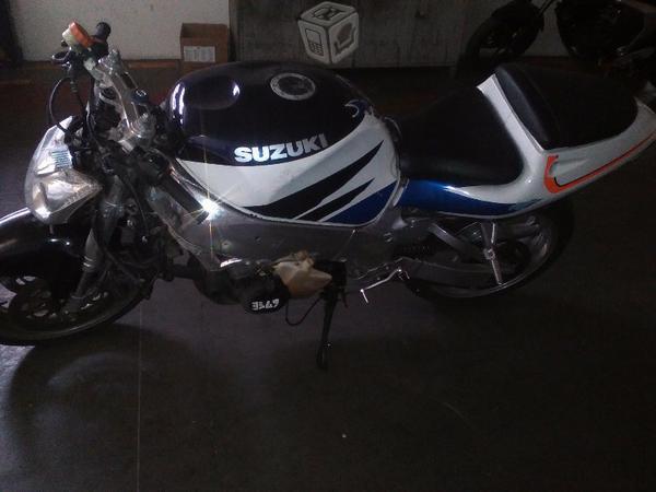 Suzuki srad 750 -96
