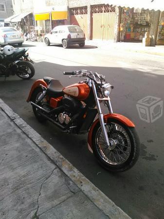 Honda shadow 750 -01