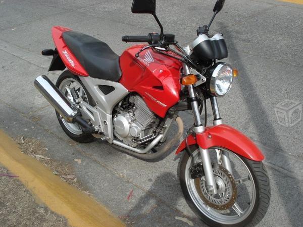 Motocicleta honda cbx 250 excelente estado -05