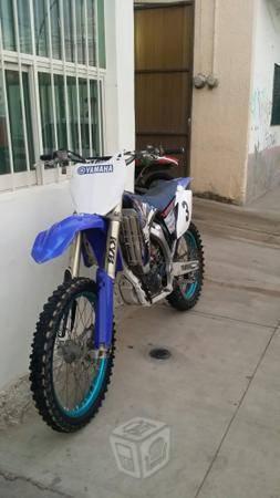 Cross yamaha YZ250F 4tiempos -08